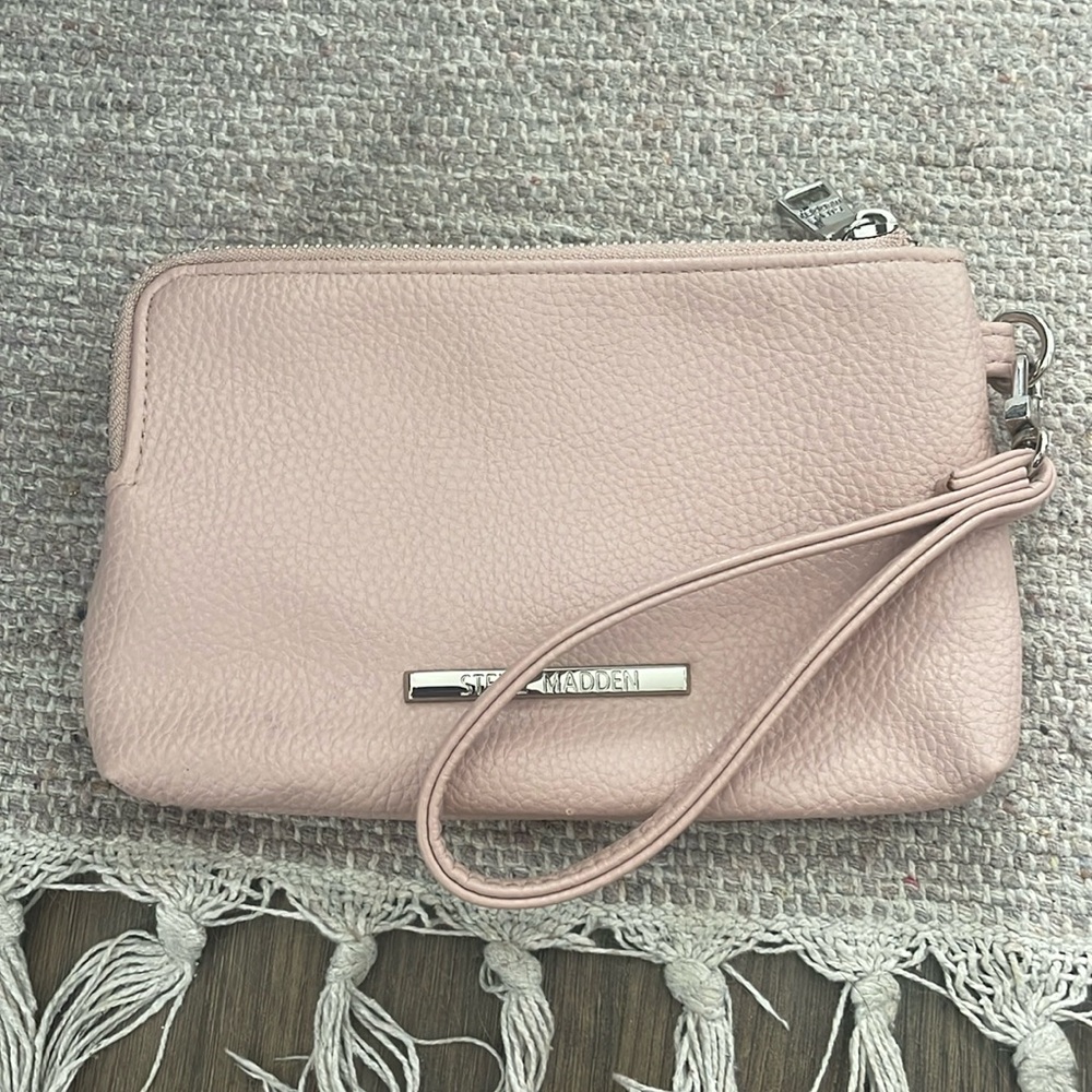 Steve Madden light pink wristlet